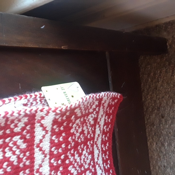 Forever 21 nwt knit red and white nordic scarf 69 inches long - Picture 2 of 2